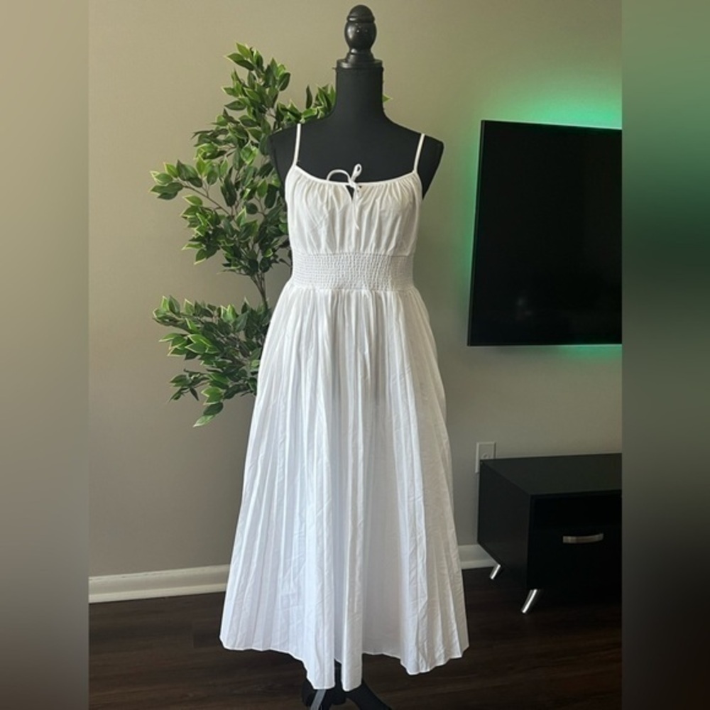 J Crew pleated white dress classy modern staple dress minimalistic dainty piece